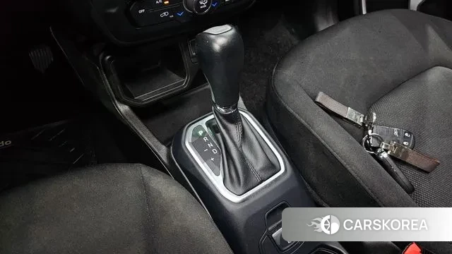 Jeep Renegade id 3329678 из Кореи 19