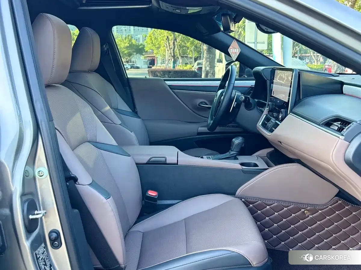 Lexus ES id 4680833 из Китая 11