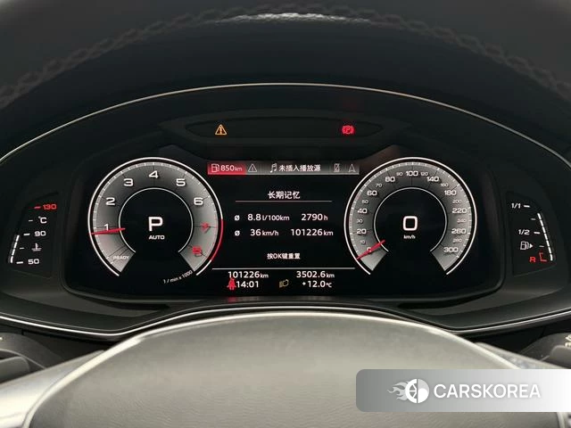 Audi A6L id 4297879 из Китая 18