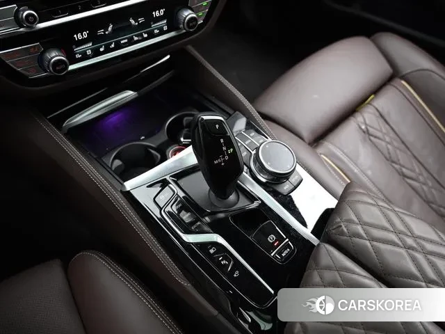 BMW 5 Series (G30) id 2905367 из Кореи 19