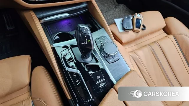 BMW 5 Series (G30) id 3372463 из Кореи 19