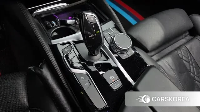 BMW 5 Series (G30) id 3687433 из Кореи 19