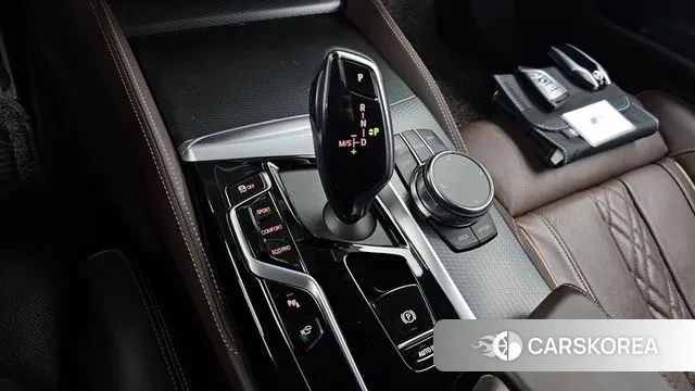 BMW 5 Series (G30) id 3685074 из Кореи 19