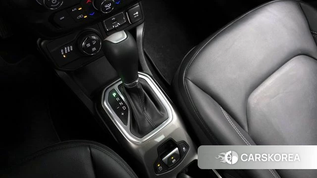 Jeep Renegade id 4345476 из Кореи 31