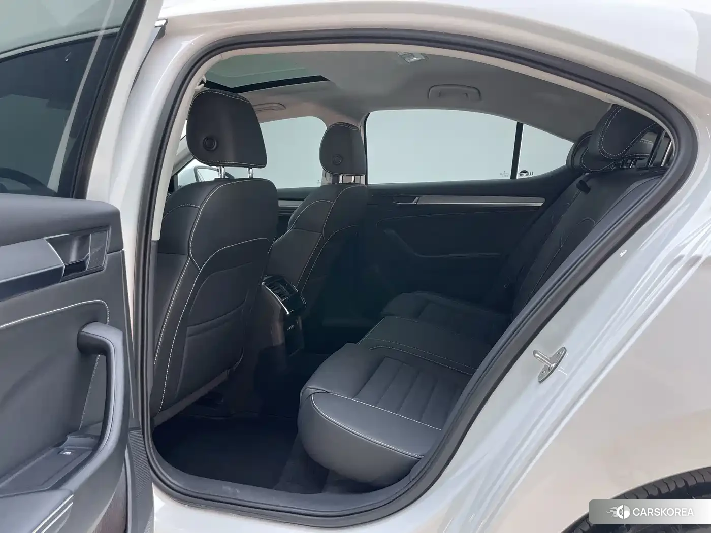 Skoda Superb id 4601761 из Китая 31