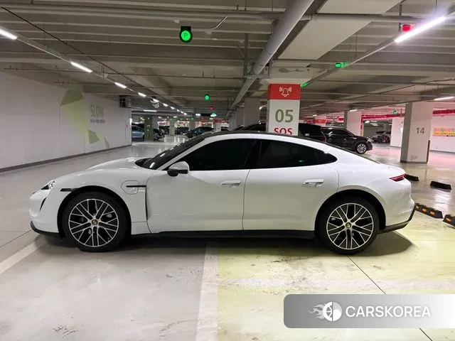 Porsche Taycan id 3669083 из Кореи 18