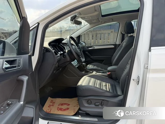 Volkswagen Touran L id 4208713 из Китая 17