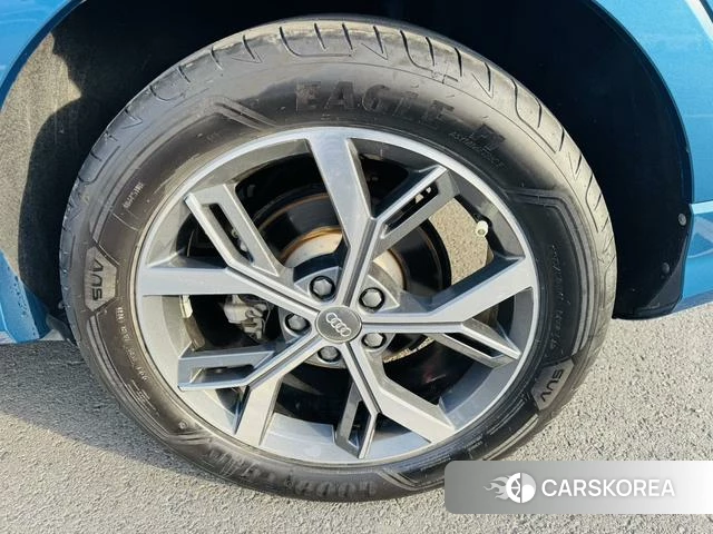 Audi Q3 Sportback id 4258595 из Китая 21