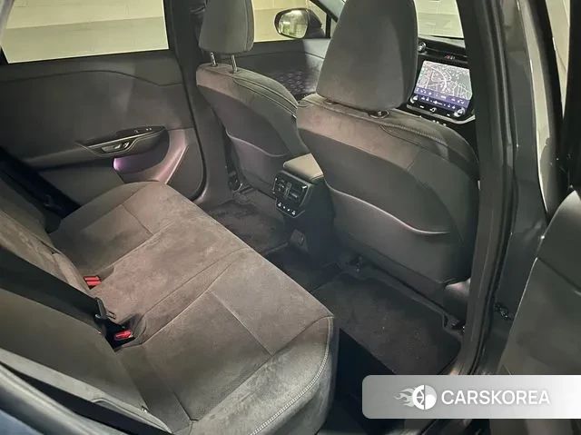 Lexus RZ450e id 3695618 из Кореи 19