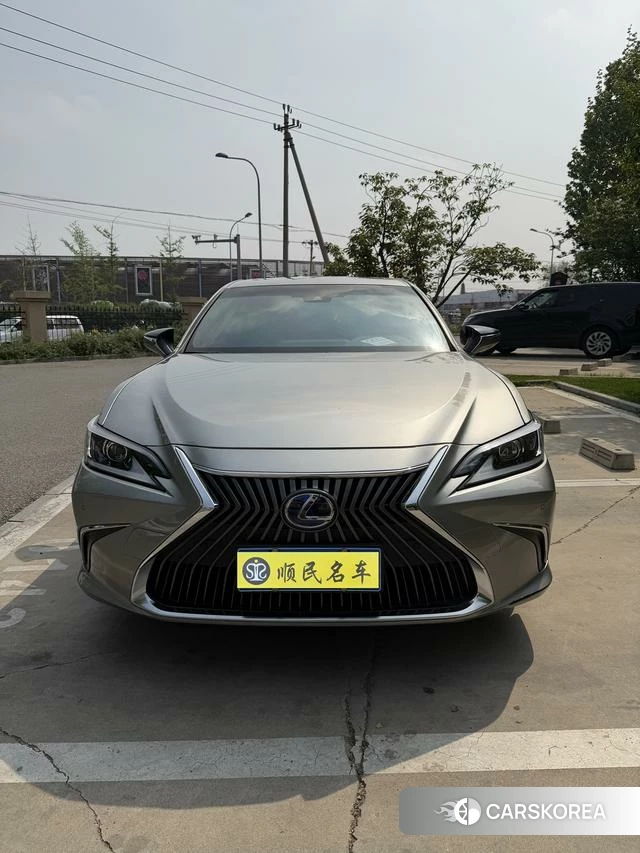 Lexus ES id 4272358 из Китая 9