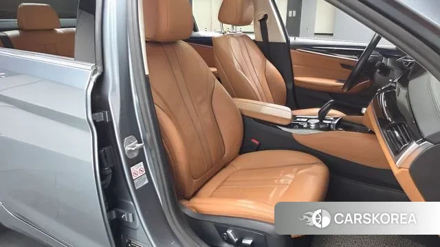 BMW 5 Series (G30) id 3578675 из Кореи 19