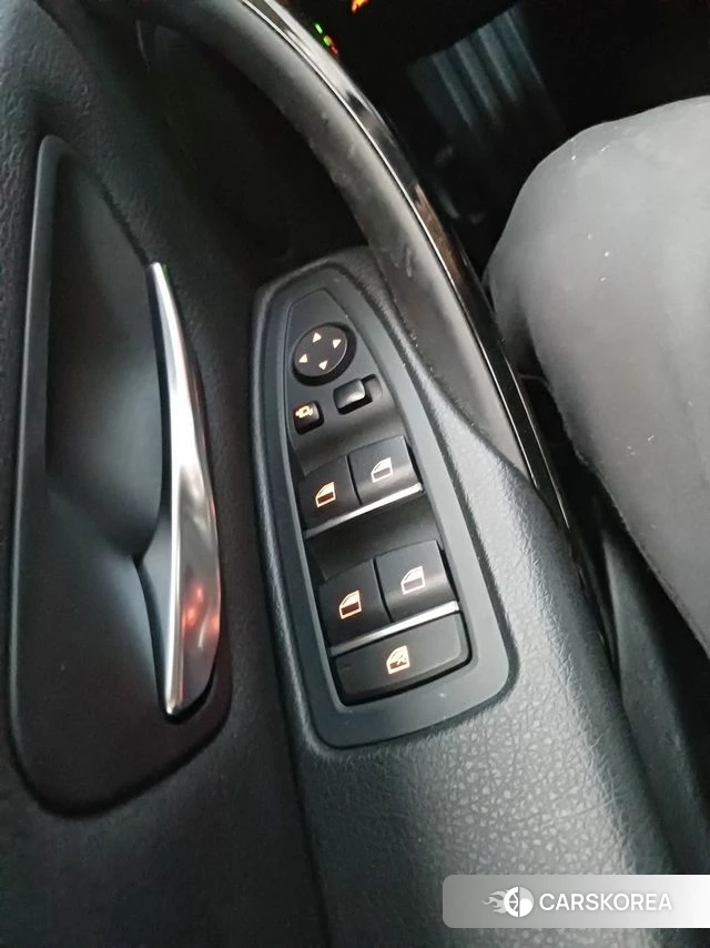 BMW 3 Series (F30) id 3937266 из Кореи 19