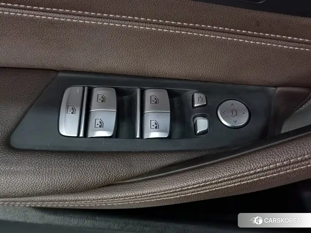 BMW 5 series id 4685936 из Китая 23