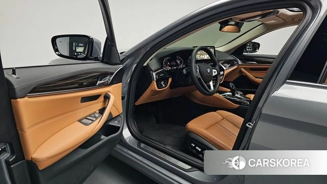 BMW 5 Series (G30) id 3953475 из Кореи 19