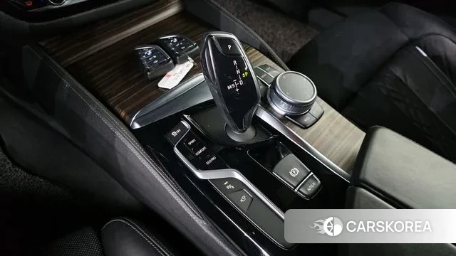 BMW 5 Series (G30) id 3375250 из Кореи 19