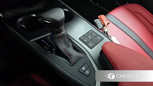 Lexus UX250h id 3236675 из Кореи 19