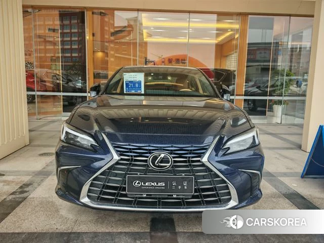 Lexus ES id 3919379 из Китая 12
