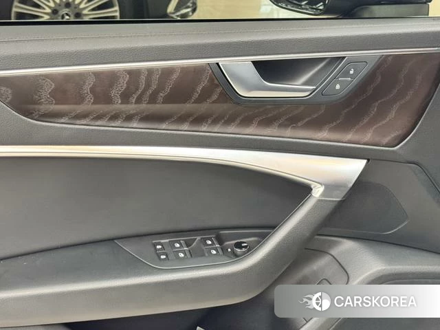 Audi A6L id 4275828 из Китая 27