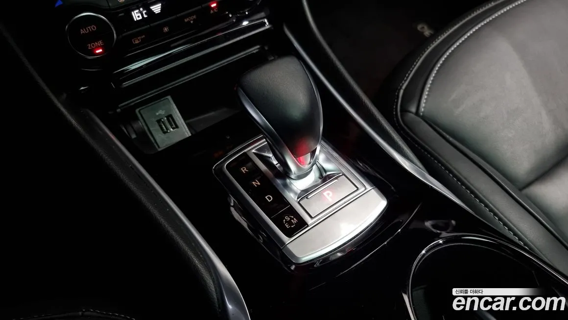 Infiniti Q30 id 2019181 из Кореи 19