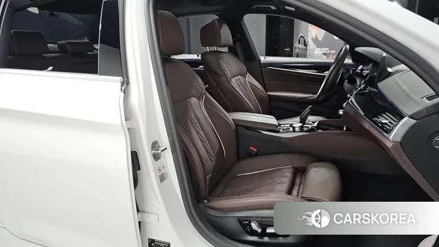 BMW 5 Series (G30) id 3243709 из Кореи 19