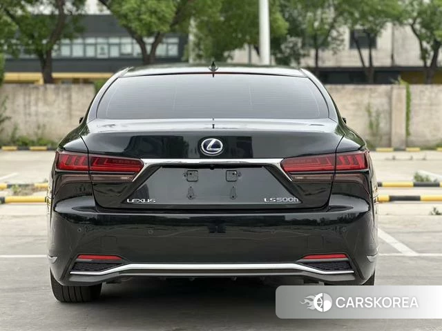 Lexus LS id 4300448 из Китая 18