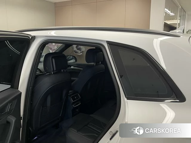 Audi Q5L id 4253080 из Китая 23