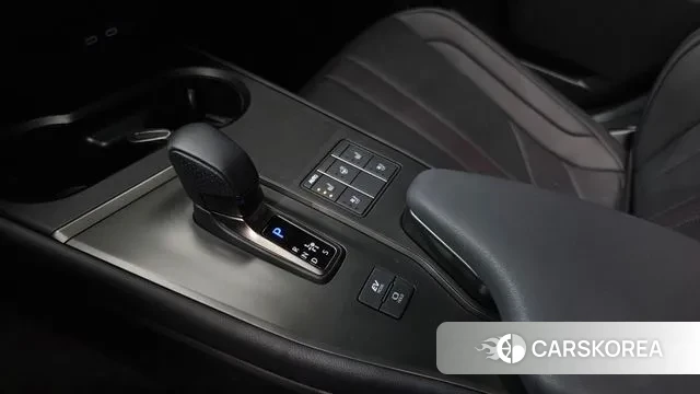 Lexus UX300h id 3585614 из Кореи 19