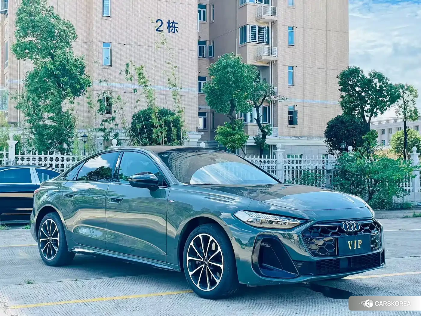 Audi A5L id 4600868 из Китая 9