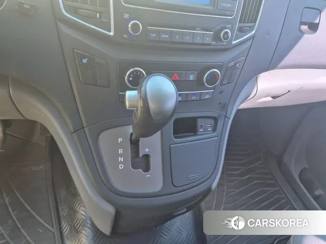 Hyundai The New Grand Starex id 2402598 из Кореи 17