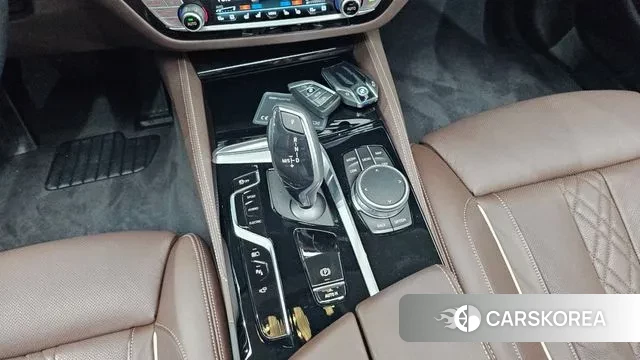 BMW 5 Series (G30) id 2960307 из Кореи 19