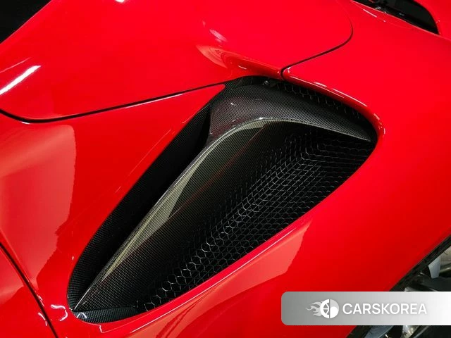 Ferrari SF90 Spider id 4349458 из Кореи 19