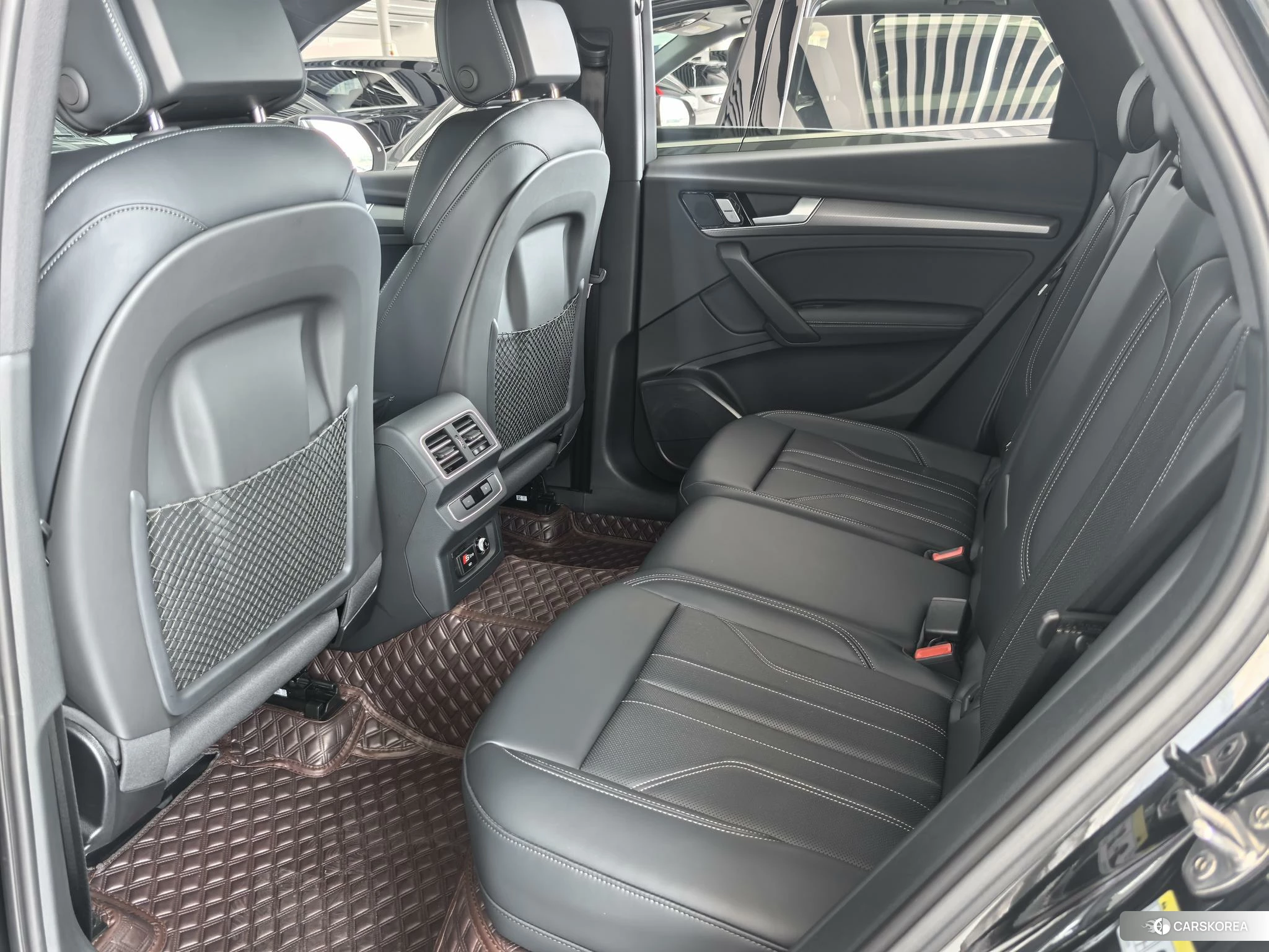 Audi Q5L id 4441210 из Китая 14