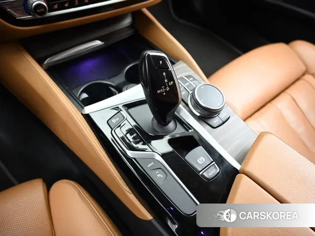 BMW 5 Series (G30) id 3778597 из Кореи 19