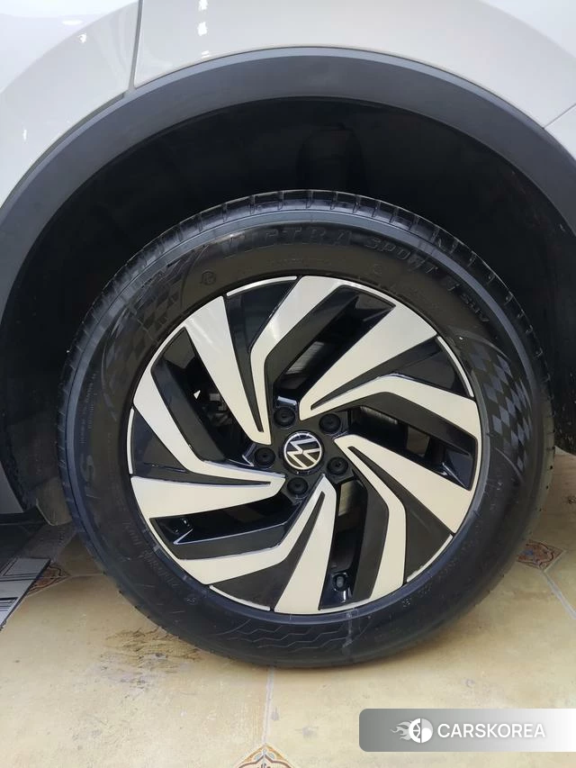 Volkswagen Tiguan L id 4353652 из Китая 17