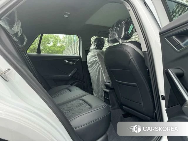 Audi Q2L id 4259905 из Китая 15
