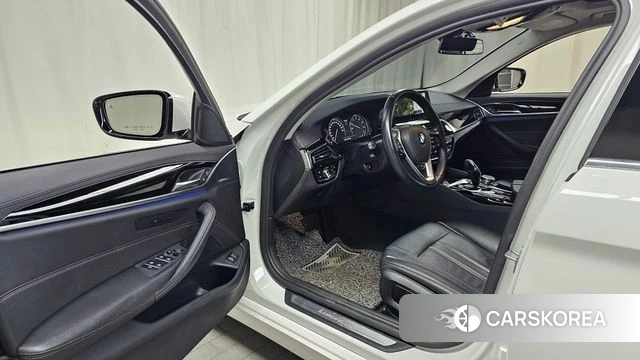 BMW 5 Series (G30) id 4557689 из Кореи 32