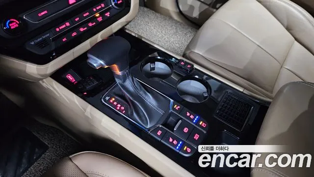 Kia The New Carnival id 2492435 из Кореи 19