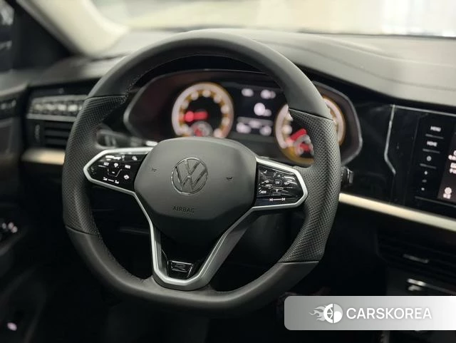 Volkswagen Passat id 4219944 из Китая 13