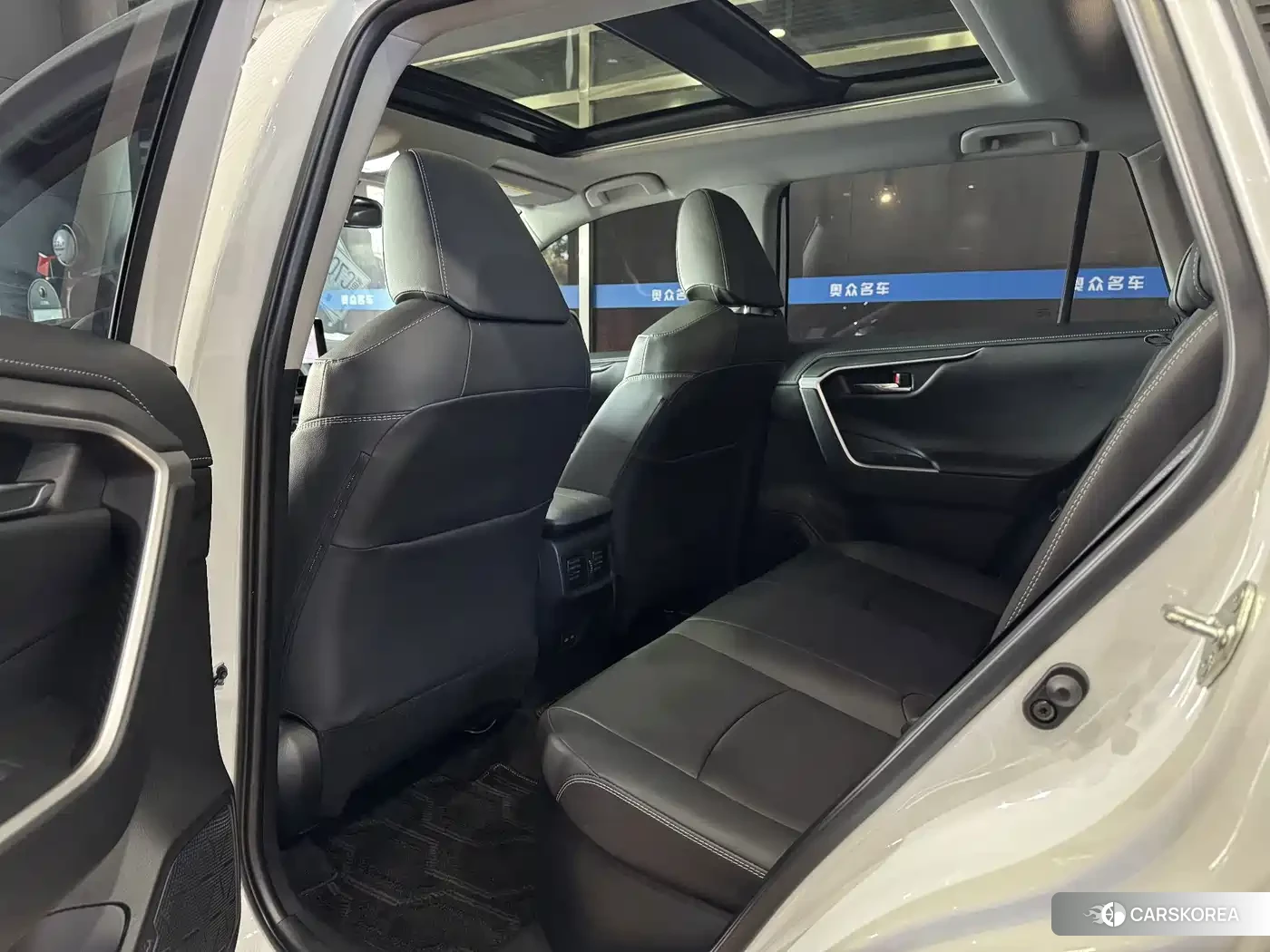 Toyota RAV4 id 4628122 из Китая 13