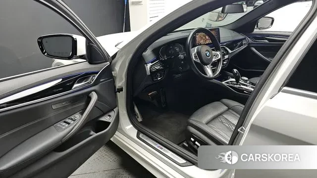 BMW 5 Series (G30) id 3498717 из Кореи 19