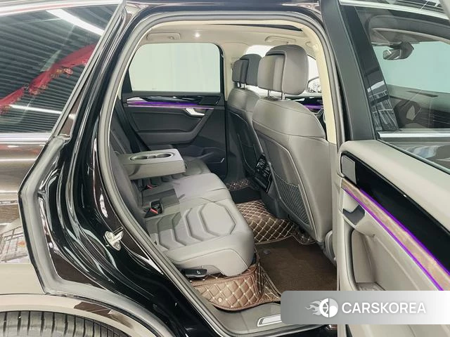 Volkswagen Touareg id 4394124 из Китая 19