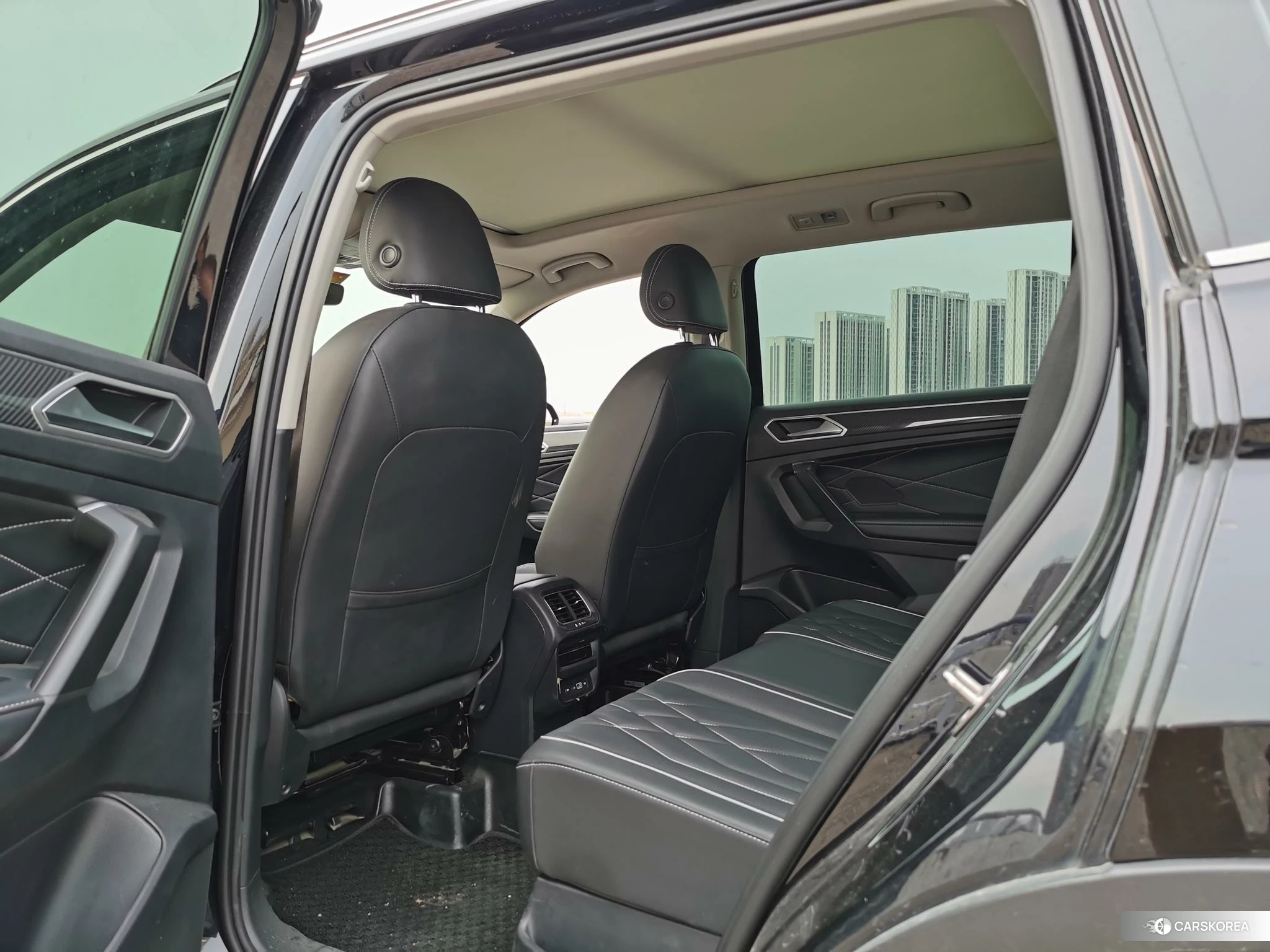 Volkswagen Tiguan L id 4467856 из Китая 9
