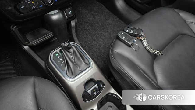 Jeep Renegade id 3916088 из Кореи 19