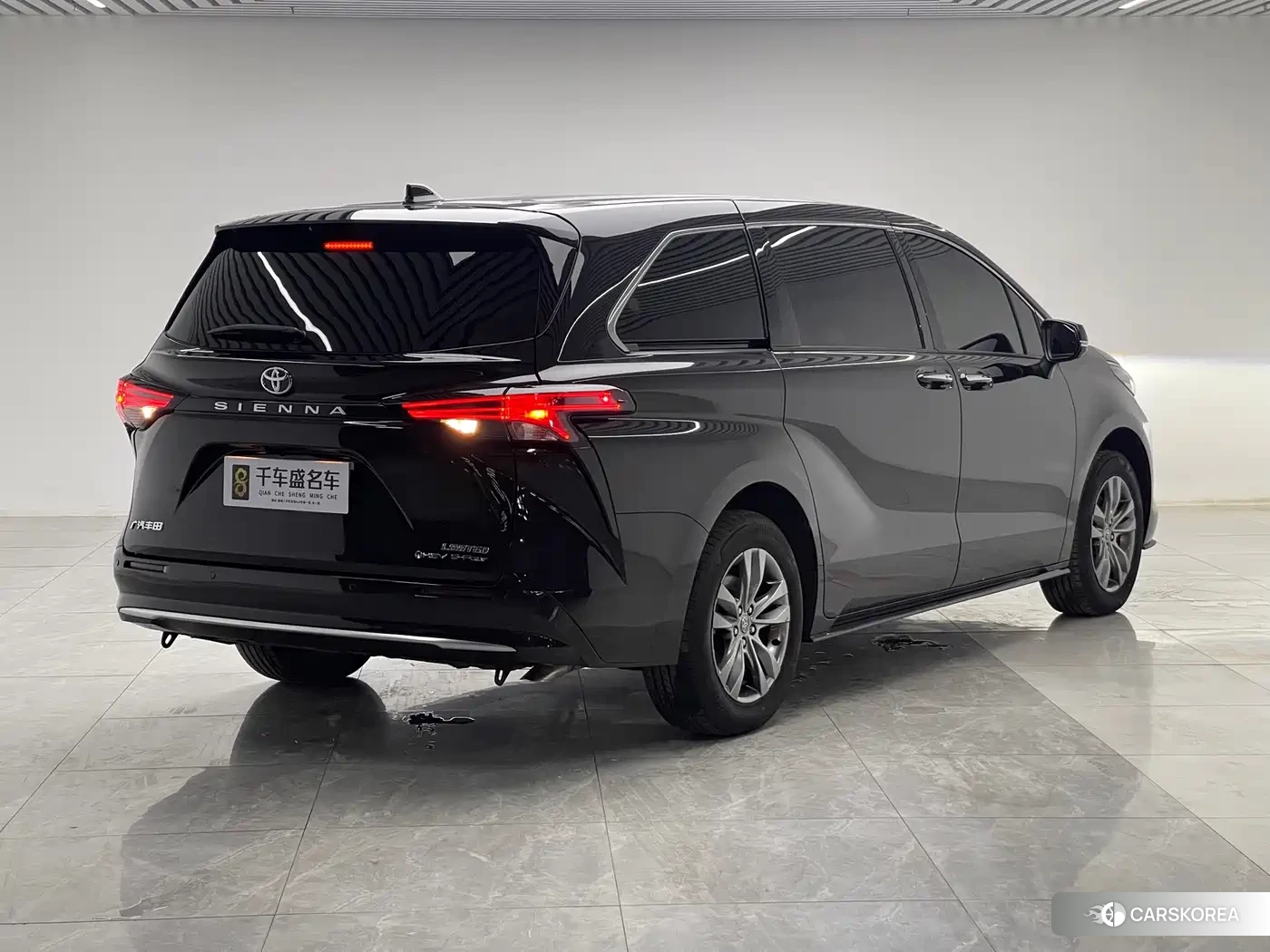 Toyota Sienna id 4653909 из Китая 20