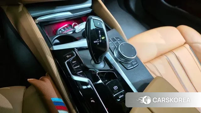 BMW 5 Series (G30) id 3432294 из Кореи 19