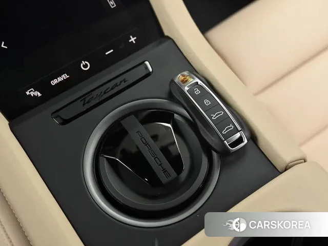 Porsche Taycan id 2423327 из Кореи 19