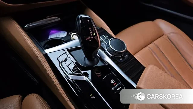 BMW 5 Series (G30) id 3535127 из Кореи 19