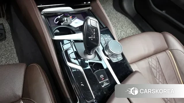 BMW 5 Series (G30) id 3058594 из Кореи 19