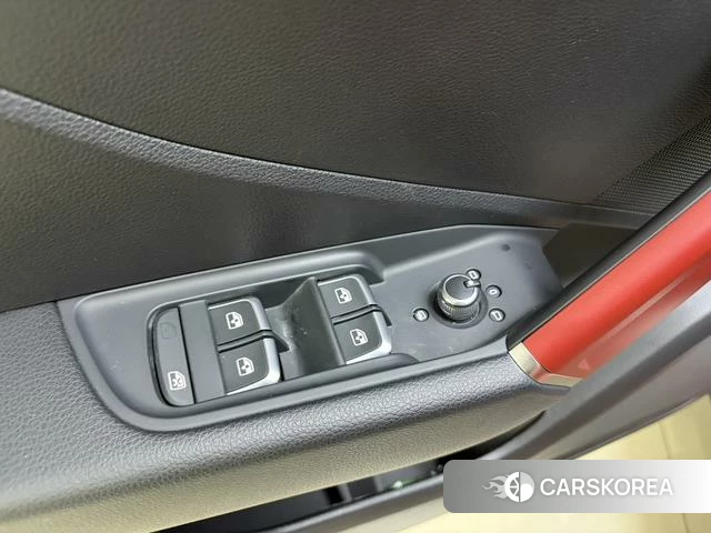 Audi Q2L id 4215216 из Китая 19