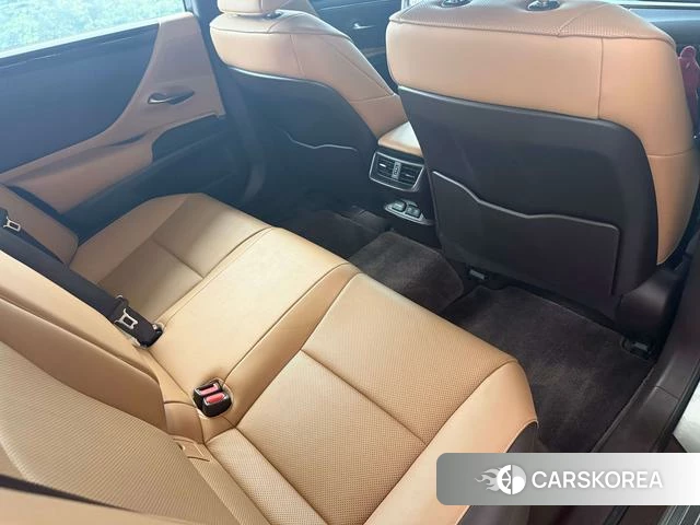 Lexus ES id 4301714 из Китая 25
